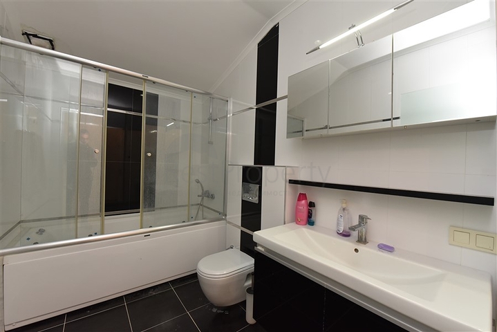 اطلالة بحرية - دوبلكس مؤثثة - في كاستل / الانيا 