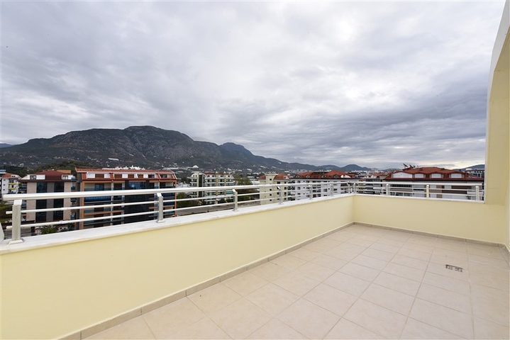 اطلالة بحرية - دوبلكس مؤثثة - في كاستل / الانيا 