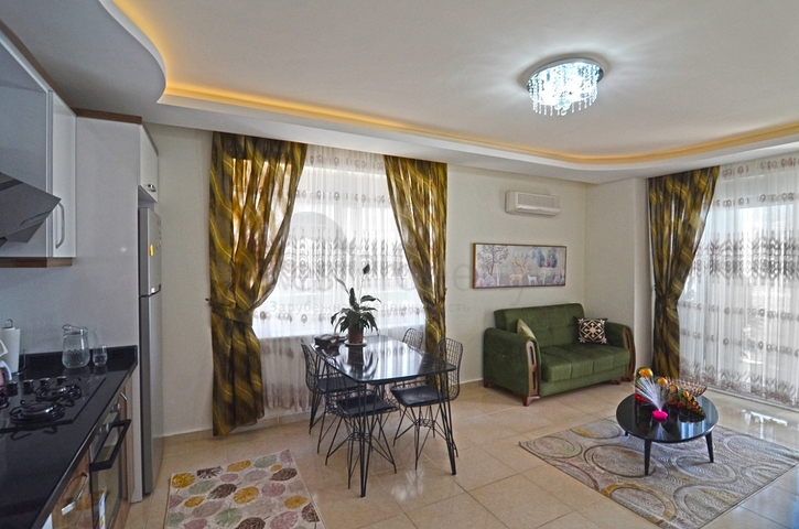 شقة انيقة - تصميم غرفة وصالة - بالكون مغلق -في مهموتلار / الانيا 