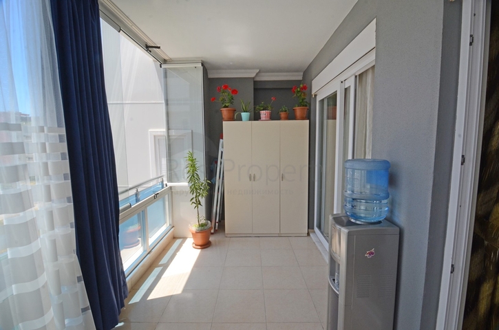 شقة انيقة - تصميم غرفة وصالة - بالكون مغلق -في مهموتلار / الانيا 