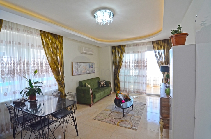 شقة انيقة - تصميم غرفة وصالة - بالكون مغلق -في مهموتلار / الانيا 