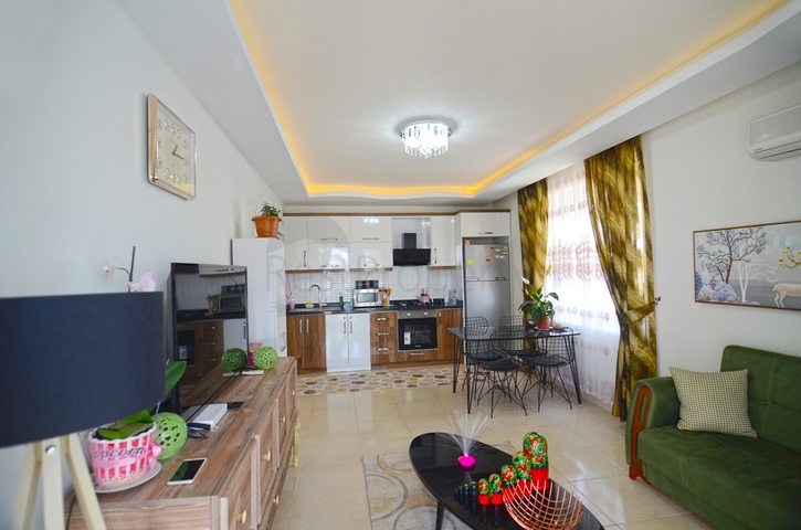 شقة انيقة - تصميم غرفة وصالة - بالكون مغلق -في مهموتلار / الانيا 