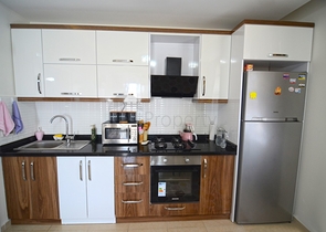 شقة انيقة - تصميم غرفة وصالة - بالكون مغلق -في مهموتلار / الانيا 