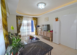 شقة انيقة - تصميم غرفة وصالة - بالكون مغلق -في مهموتلار / الانيا 