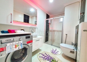 شقة انيقة - تصميم غرفة وصالة - بالكون مغلق -في مهموتلار / الانيا 