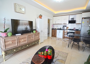 شقة انيقة - تصميم غرفة وصالة - بالكون مغلق -في مهموتلار / الانيا 