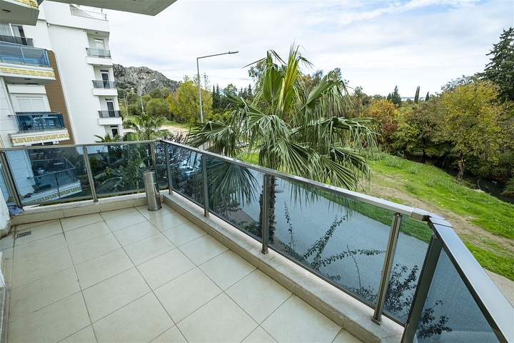 شقة 2 + 1 مع أثاث في مجمع مخطط فندقي في أنطاليا