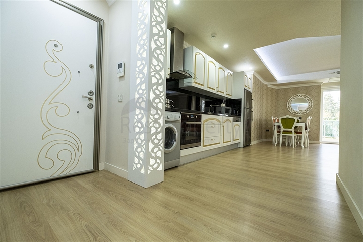 شقة 2 + 1 مع أثاث في مجمع مخطط فندقي في أنطاليا