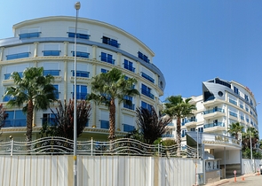 شقة 2 + 1 مع أثاث في مجمع مخطط فندقي في أنطاليا