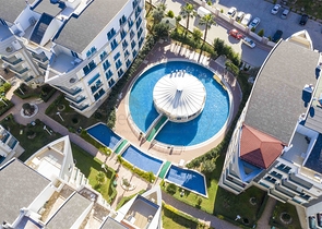 شقة 2 + 1 مع أثاث في مجمع مخطط فندقي في أنطاليا