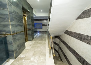 شقة 2 + 1 مع أثاث في مجمع مخطط فندقي في أنطاليا