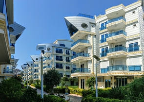 شقة 2 + 1 مع أثاث في مجمع مخطط فندقي في أنطاليا