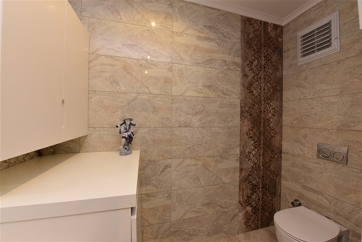 اطلالة بحرية مباشرة - شقة 2 غرفة وصالة - ضمن مجمع سكني حديث - كارجي جاك / الانيا 