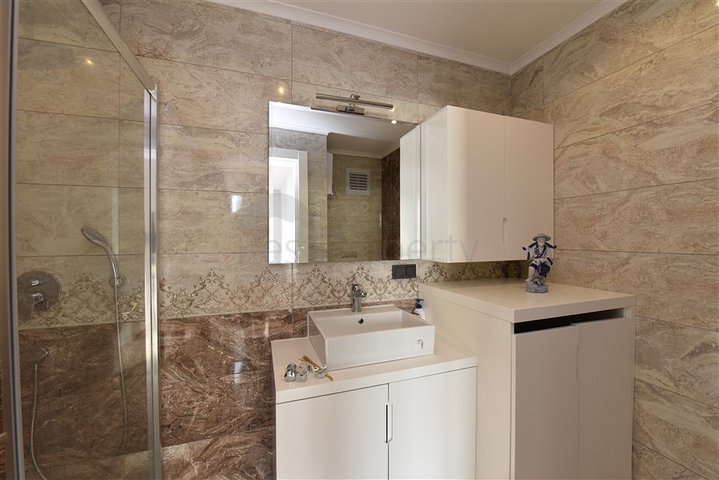 اطلالة بحرية مباشرة - شقة 2 غرفة وصالة - ضمن مجمع سكني حديث - كارجي جاك / الانيا 