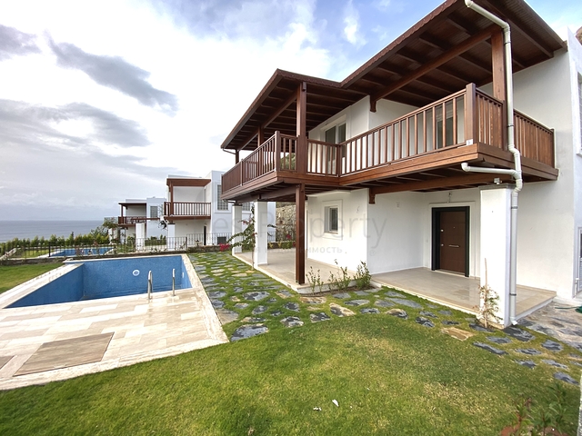 فلل في يودروم - تصميم 3 غرف - مسبح خاص .