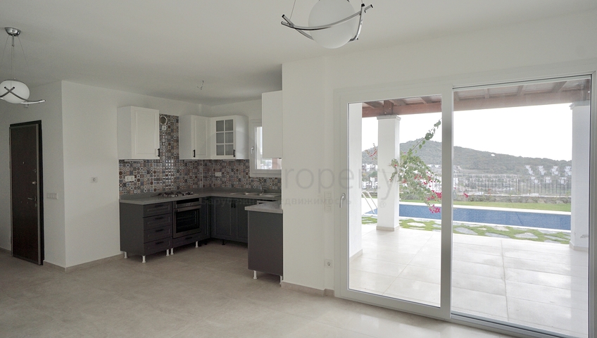 فلل في يودروم - تصميم 3 غرف - مسبح خاص .