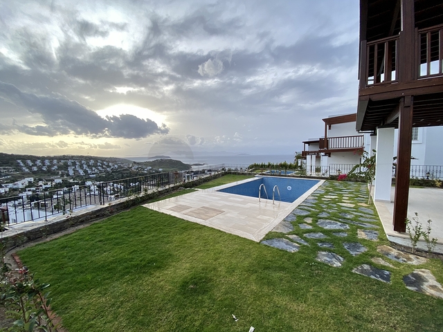 فلل في يودروم - تصميم 3 غرف - مسبح خاص .