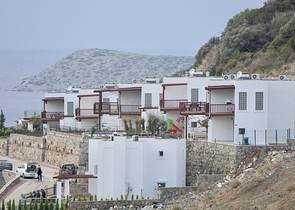 فلل في يودروم - تصميم 3 غرف - مسبح خاص .