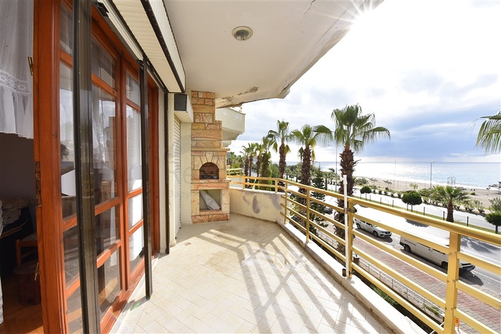 على البحر مباشرة - شقة 3 غرف وصالة - في مهموتلار / الانيا 