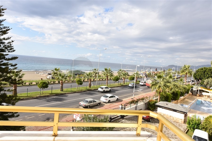 على البحر مباشرة - شقة 3 غرف وصالة - في مهموتلار / الانيا 