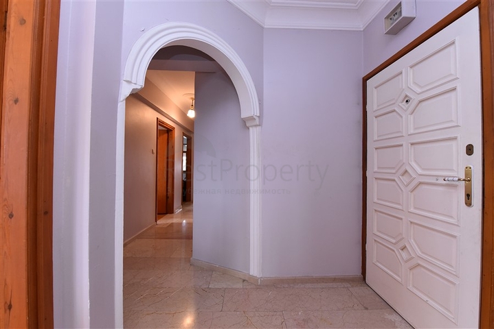 على البحر مباشرة - شقة 3 غرف وصالة - في مهموتلار / الانيا 