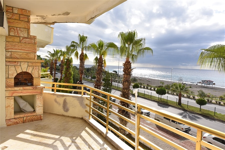 على البحر مباشرة - شقة 3 غرف وصالة - في مهموتلار / الانيا 