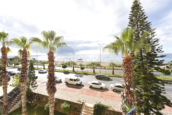 على البحر مباشرة - شقة 3 غرف وصالة - في مهموتلار / الانيا 