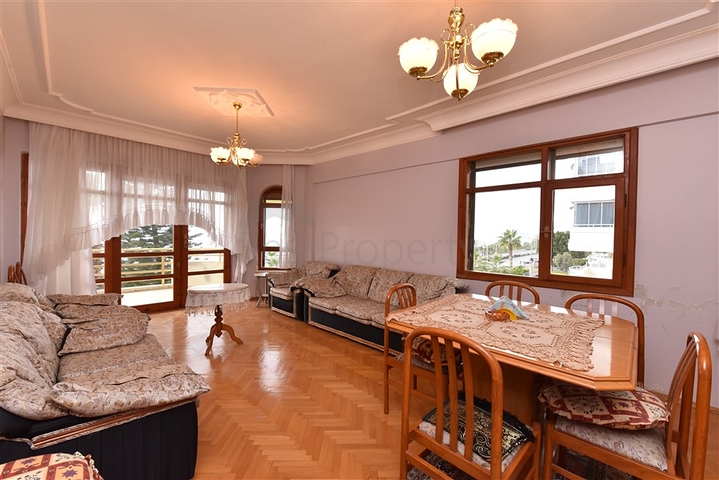 على البحر مباشرة - شقة 3 غرف وصالة - في مهموتلار / الانيا 