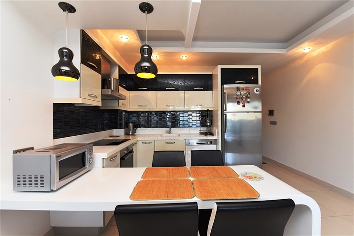 مجمع بخدمات  5 نجوم - شقة 3 غرف وصالة - في الانيا - منطقة مهموتلار 