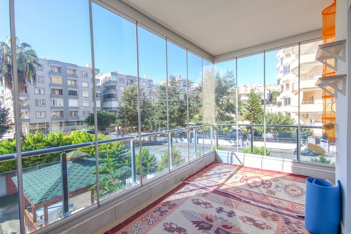 شقة غرفتين وصالة - ضمن مجمع سكني - قريب من البحر والخدمات - في مهموتلار / الانيا