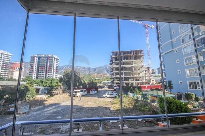 شقة غرفتين وصالة - ضمن مجمع سكني - قريب من البحر والخدمات - في مهموتلار / الانيا