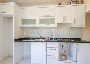 شقة غرفتين وصالة - ضمن مجمع سكني - قريب من البحر والخدمات - في مهموتلار / الانيا