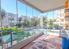 شقة غرفتين وصالة - ضمن مجمع سكني - قريب من البحر والخدمات - في مهموتلار / الانيا