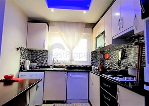 شقة غرفة وصالة - مناسبة للاستثمار او العطلات - ضمن مجمع في منطقة مهموتلار / الانيا 