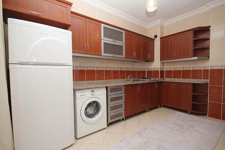 100 متر عن شاطئ البحر - شقة غرفتين وصالة مفروشة - مهموتلار / الانيا 