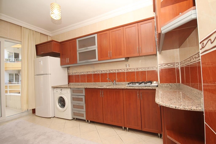 100 متر عن شاطئ البحر - شقة غرفتين وصالة مفروشة - مهموتلار / الانيا 