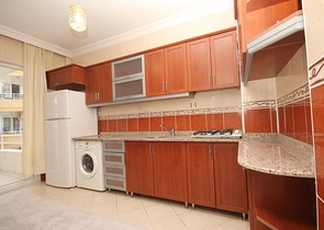 100 متر عن شاطئ البحر - شقة غرفتين وصالة مفروشة - مهموتلار / الانيا 