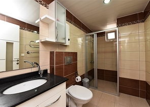 ضمن مجمع  نجوم - شقة 2 غرفة وصالة - مؤثثة - في افسلار / الانيا 