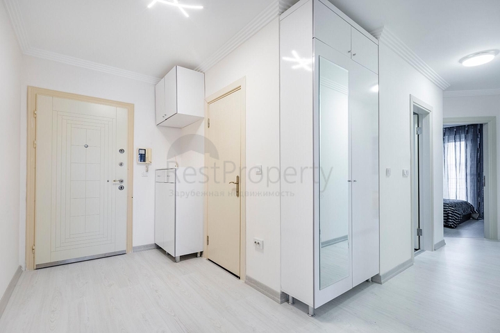 مساحة واسعة -طابق مرتفع - شقة غرفتين وصالة مفروشة -ضمن مجمع في مهموتلار / الانيا 