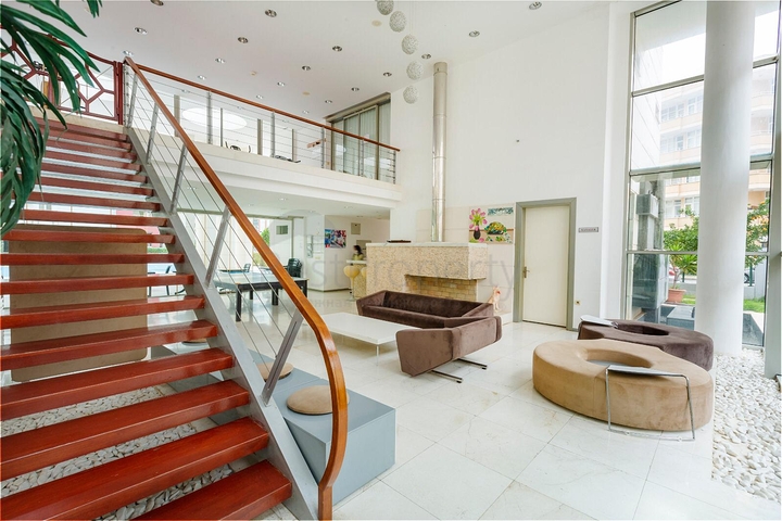 مساحة واسعة -طابق مرتفع - شقة غرفتين وصالة مفروشة -ضمن مجمع في مهموتلار / الانيا 