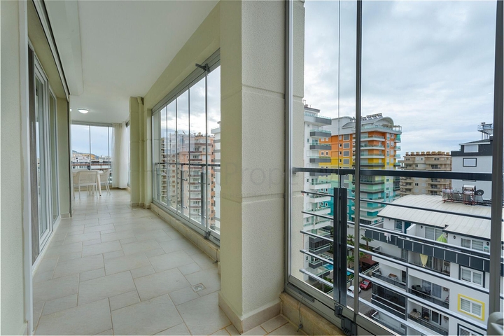 مساحة واسعة -طابق مرتفع - شقة غرفتين وصالة مفروشة -ضمن مجمع في مهموتلار / الانيا 