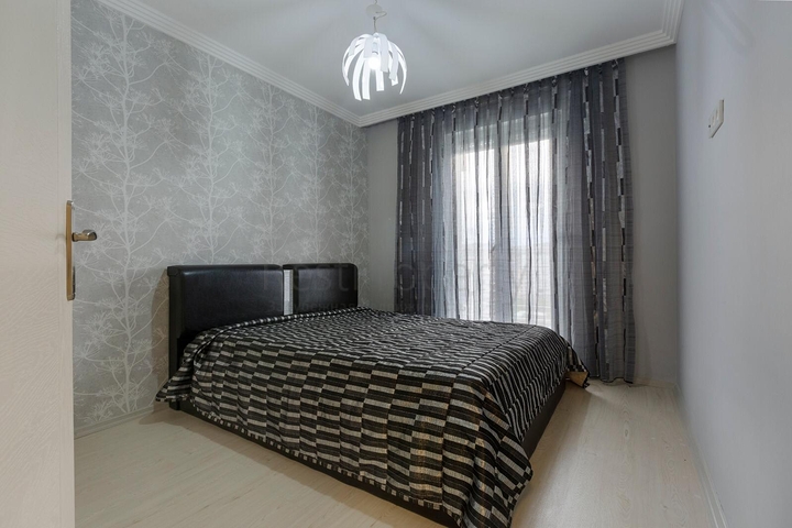 مساحة واسعة -طابق مرتفع - شقة غرفتين وصالة مفروشة -ضمن مجمع في مهموتلار / الانيا 