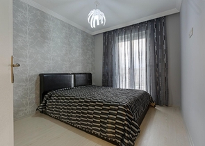 مساحة واسعة -طابق مرتفع - شقة غرفتين وصالة مفروشة -ضمن مجمع في مهموتلار / الانيا 