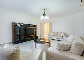 مساحة واسعة -طابق مرتفع - شقة غرفتين وصالة مفروشة -ضمن مجمع في مهموتلار / الانيا 