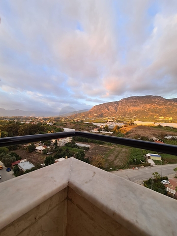 طابق مرتفع - شقة 2 غرفة وصالة -مساحة 125 م - في مهموتلار / الانيا