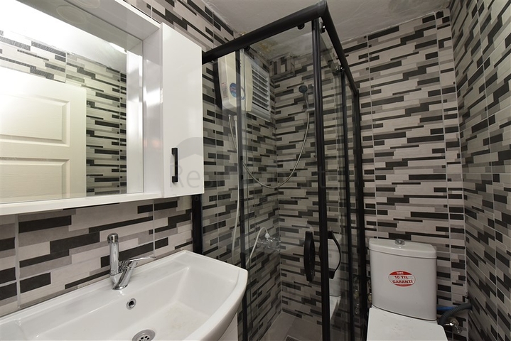 50 متر من البحر - شقة غرفة وصالة - في منطقة توسمور المركزية / الانيا 