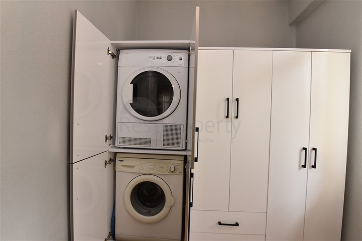 50 متر من البحر - شقة غرفة وصالة - في منطقة توسمور المركزية / الانيا 