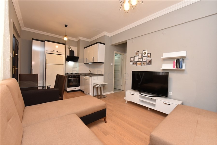 50 متر من البحر - شقة غرفة وصالة - في منطقة توسمور المركزية / الانيا 