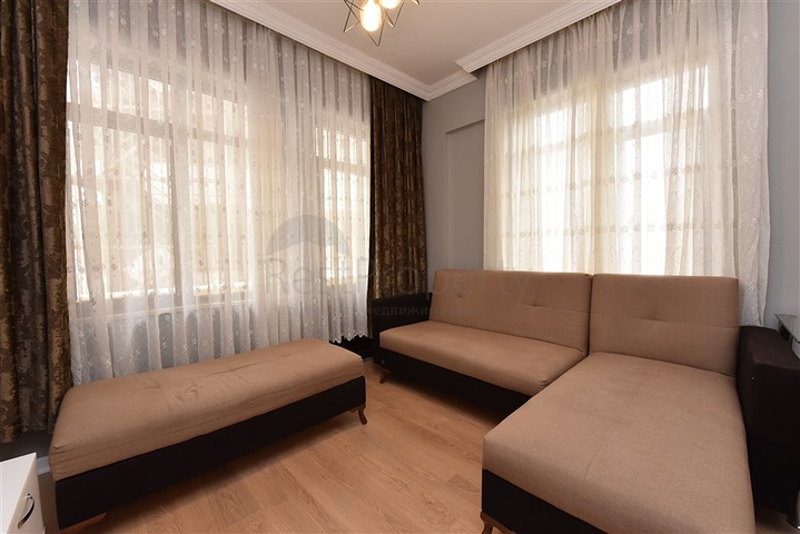 50 متر من البحر - شقة غرفة وصالة - في منطقة توسمور المركزية / الانيا 