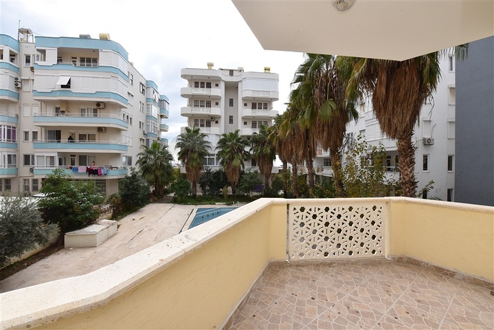 50 متر من البحر - شقة غرفة وصالة - في منطقة توسمور المركزية / الانيا 